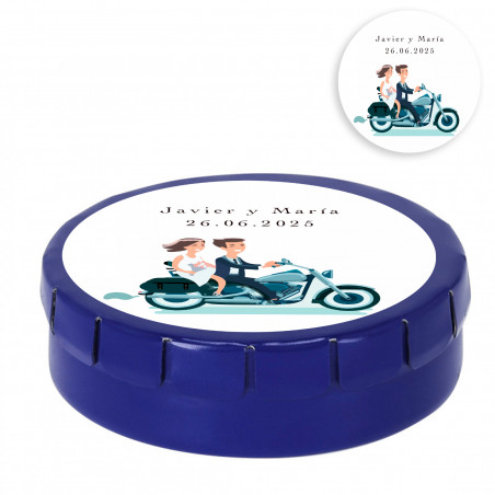 Caramelle alla menta senza zucchero in lattina blu personalizzata con adesivo per il matrimonio
