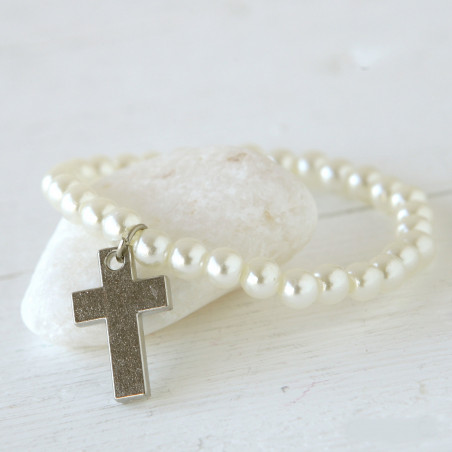 Bracciale perle con croce e biglietto personalizzato in sacchetto di organza per dettagli comunione bambina