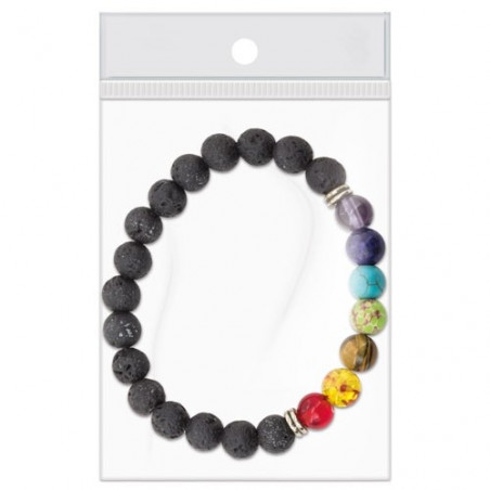 Bracciale in pietra vulcanica con 7 chakra in una scatola bianca con adesivi per un regalo di comunione personalizzato