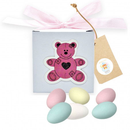 Confetti color pastello in scatola con orsetto rosa e adesivo personalizzato per battesimo bambina