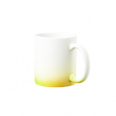 Tazza di mate gialla sfumata con portachiavi orsetto in scatola personalizzata per battesimo