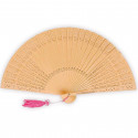 Ventaglio di legno con pompon rosa personalizzato per gli ospiti