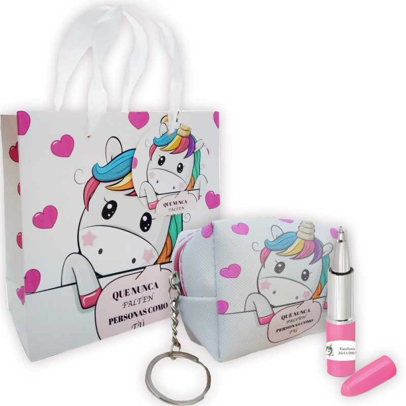 Portachiavi e penna rossetto con adesivo personalizzato presentato in borsa regalo