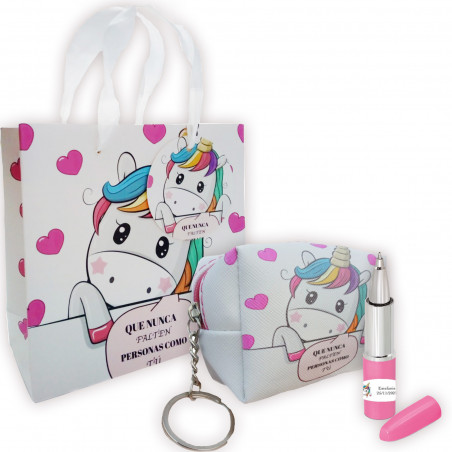 Portachiavi e penna rossetto con adesivo personalizzato presentato in borsa regalo