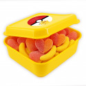 Contenitore giallo con adesivo pokémon e dolcetti per feste infantili