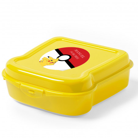 Contenitore giallo con adesivo pokémon e dolcetti per feste infantili