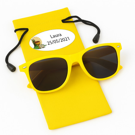 Occhiali da sole unisex in custodia gialla e adesivo di comunione personalizzato