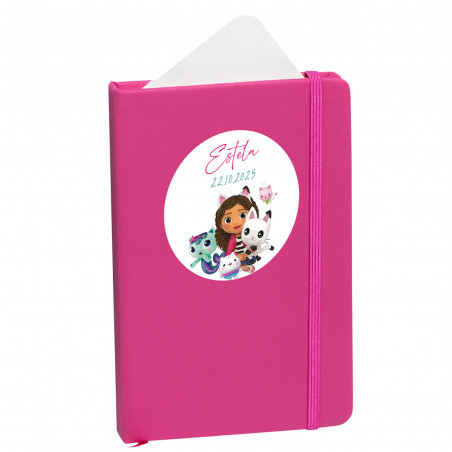 Libretto fucsia personalizzato con adesivo di Gabby di 5 cm