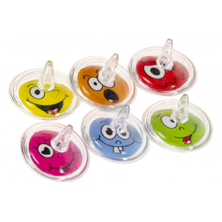 Pezzo di plastica con facce divertenti