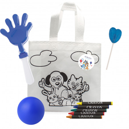 Bluey e bingo dettaglio infantile con sacchetto per dipingere e giocattoli