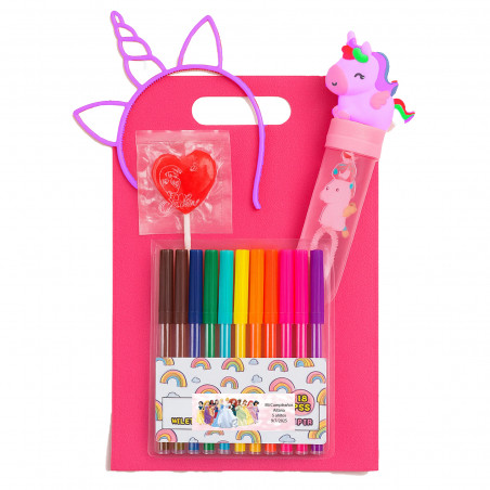 Dettaglio per invitati infantili con unicorni e adesivo delle principesse Disney