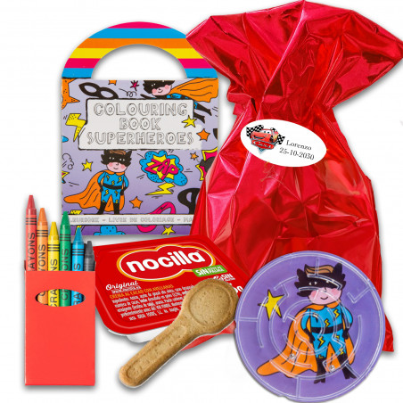 Auto pacchetto regalo personalizzato per bambini con giochi dolci e attività