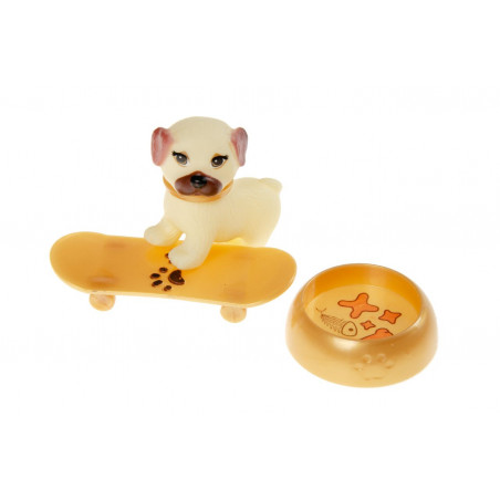 Cagnolino piccolo con accessori per giochi infantili